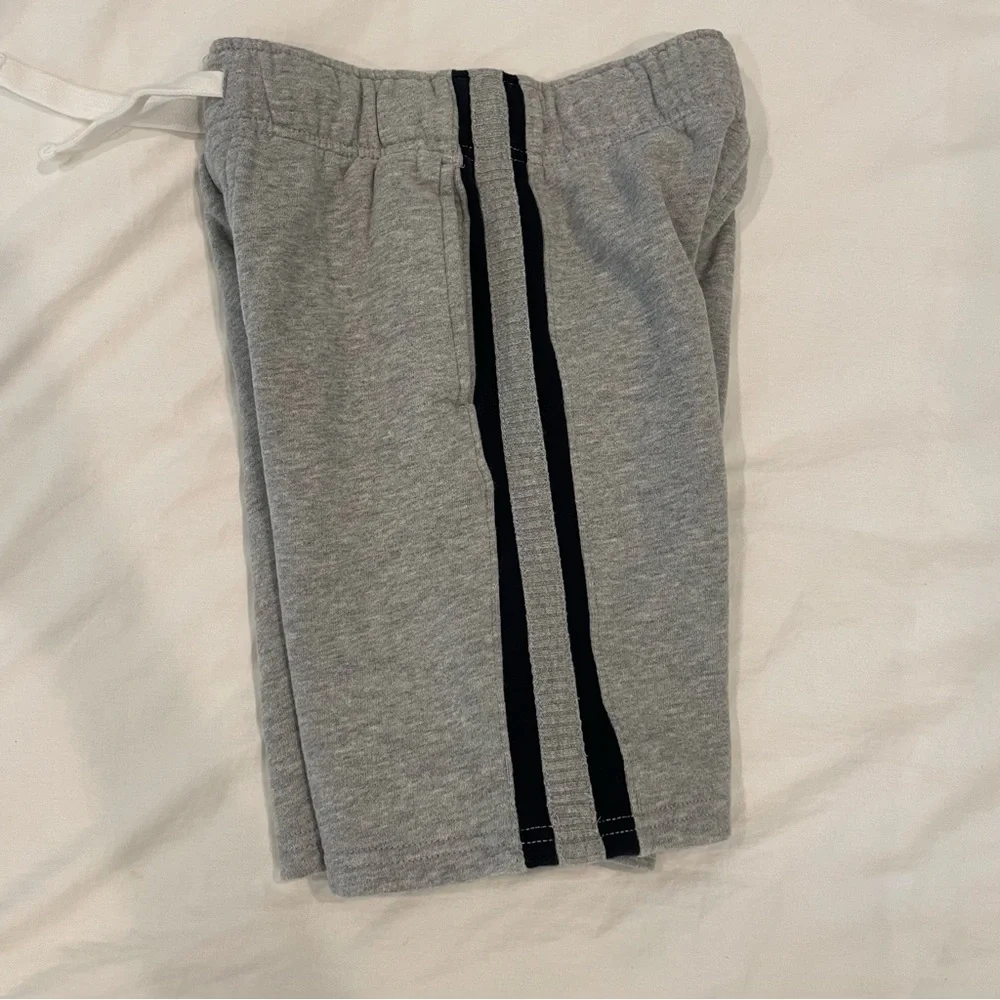 Boys Gymboree sweat shorts 6 gray navy